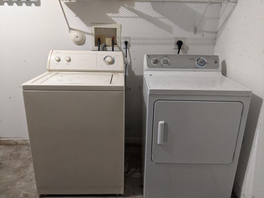 GRAND VIEW AT CRESTWOOD CONDOMINIUM - Residential Lease