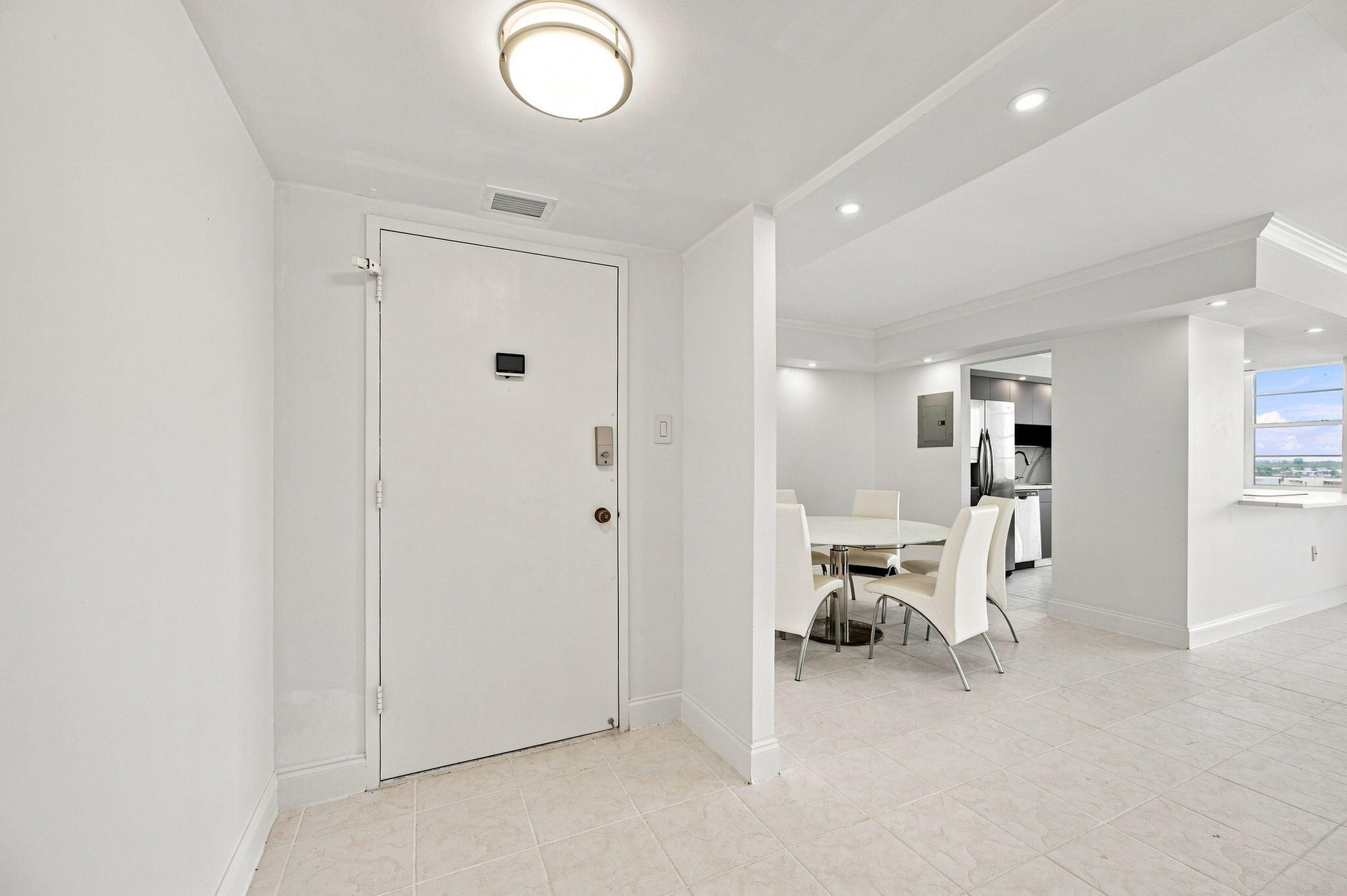 18021 Biscayne Boulevard 901