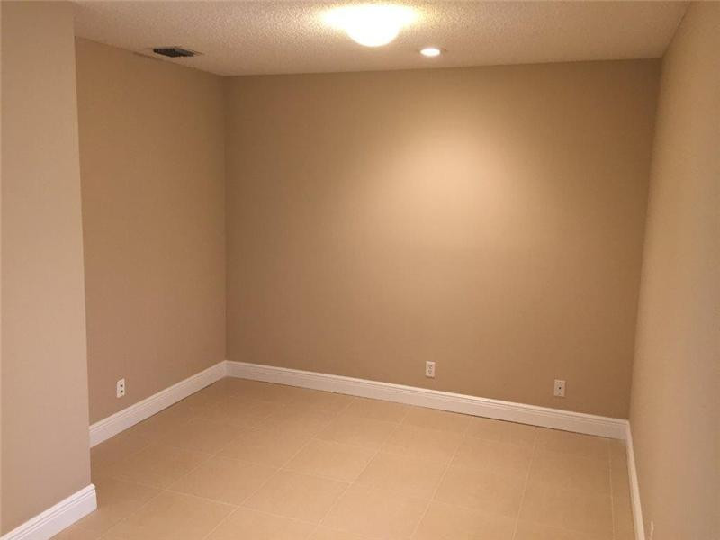 CORAL REEF CLUB - Residential