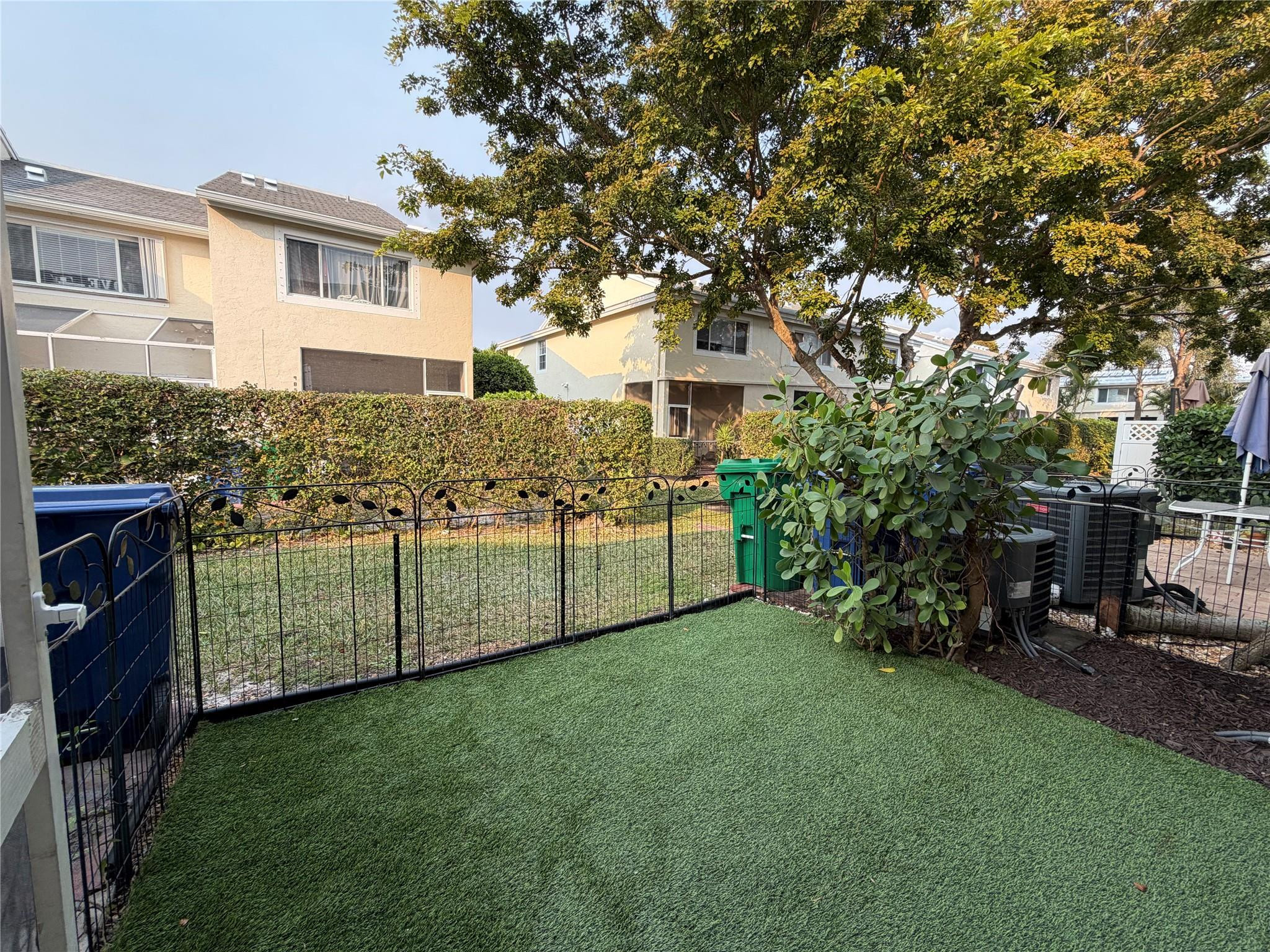 9845 NW 56th Place 9845