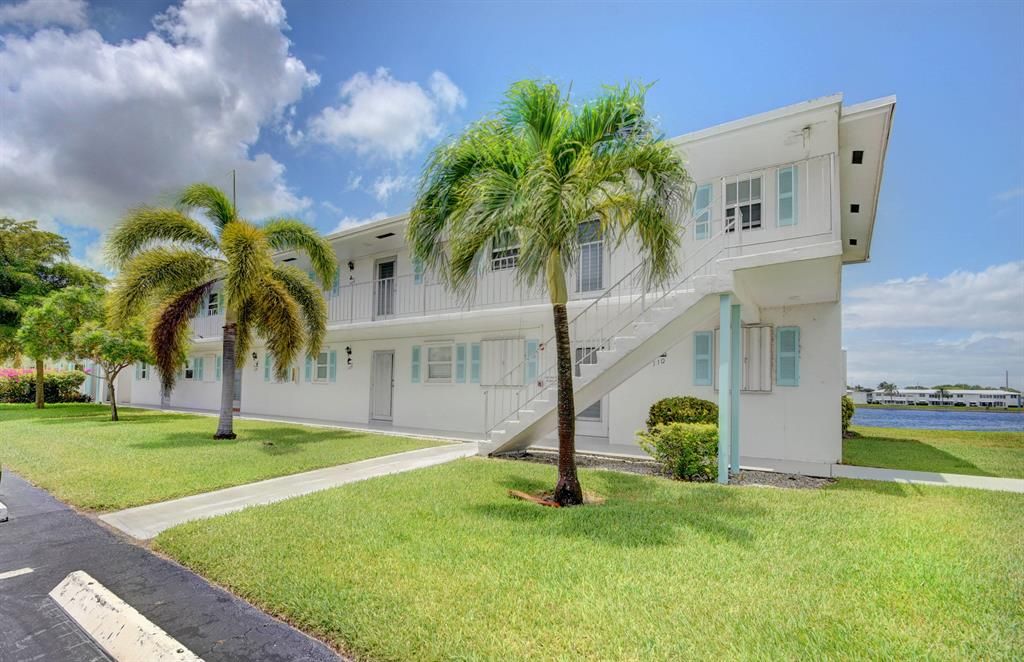 Photo of 1801 Ocean 208 Drive #208, Boynton Beach, FL 33426 (MLS # R10716027)