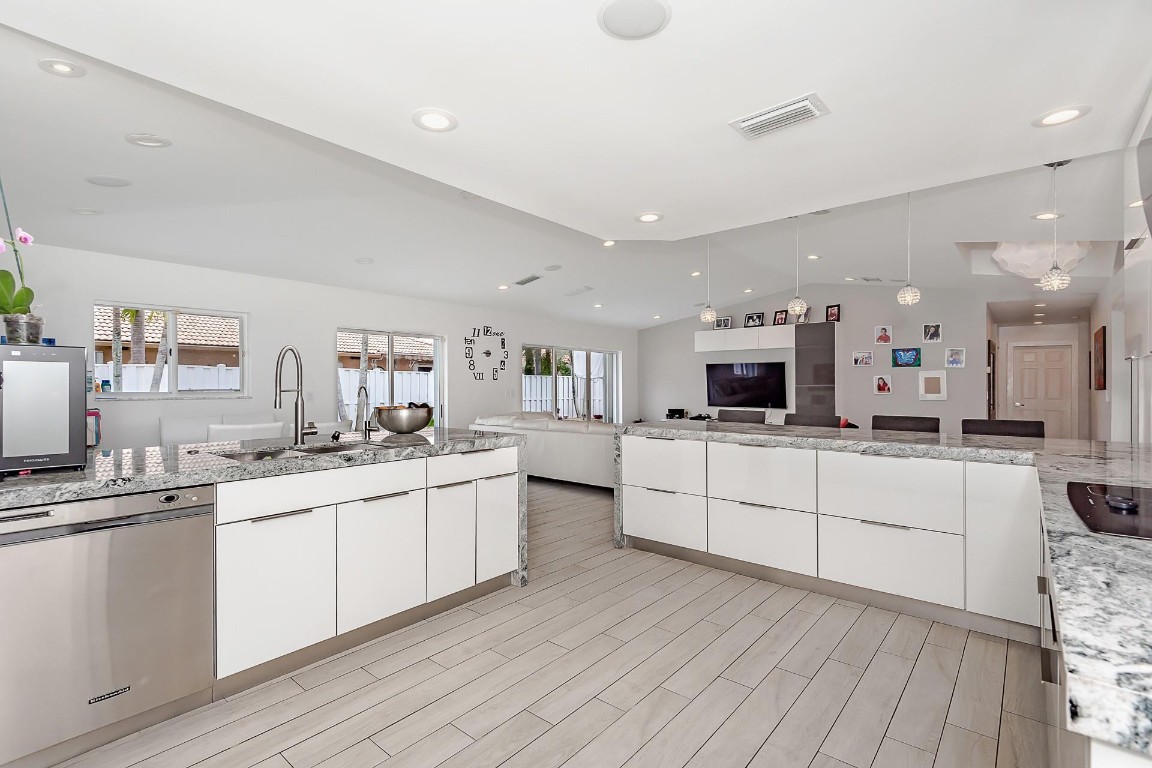 Bonavillas 132-9 B - Residential Lease