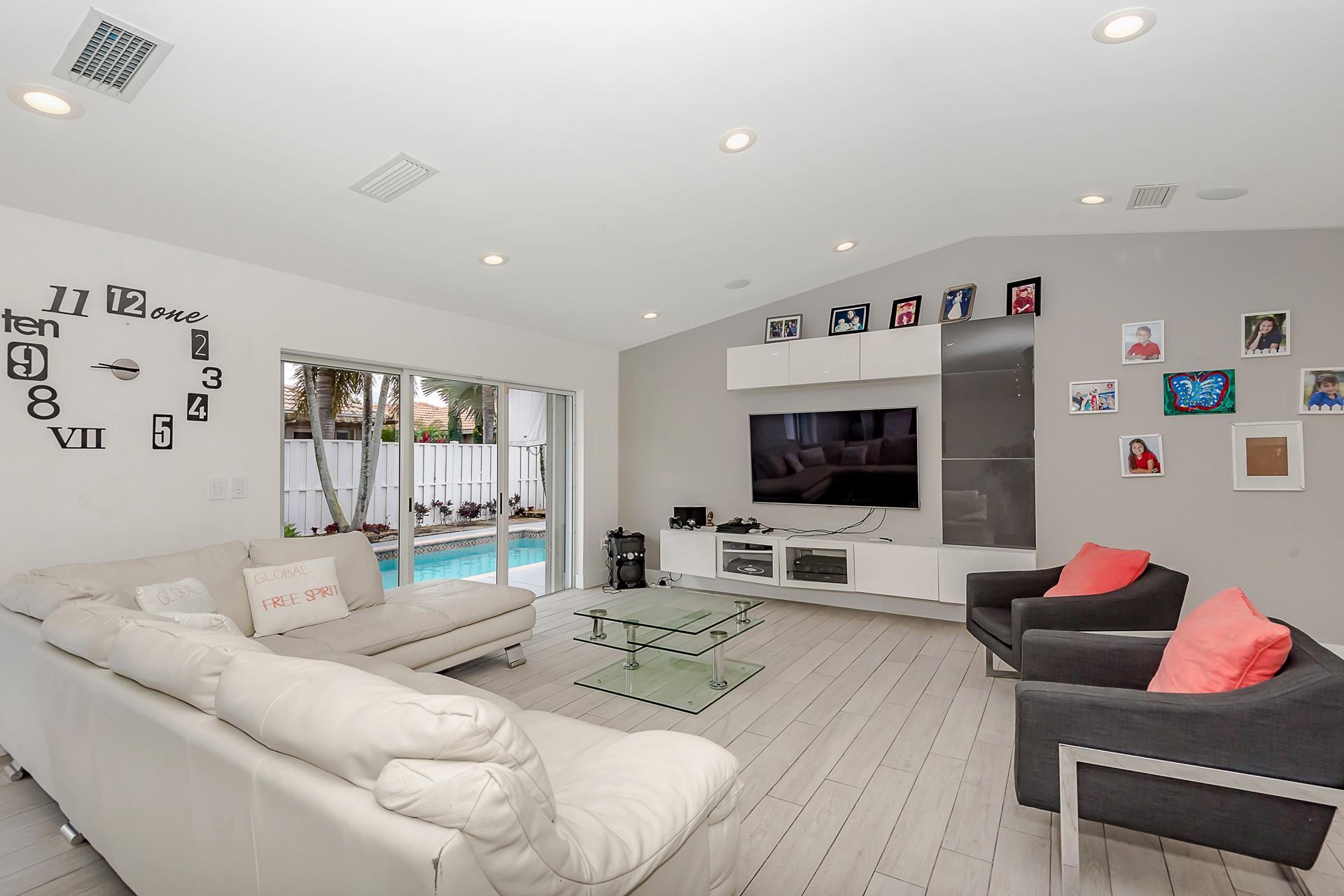 Bonavillas 132-9 B - Residential Lease