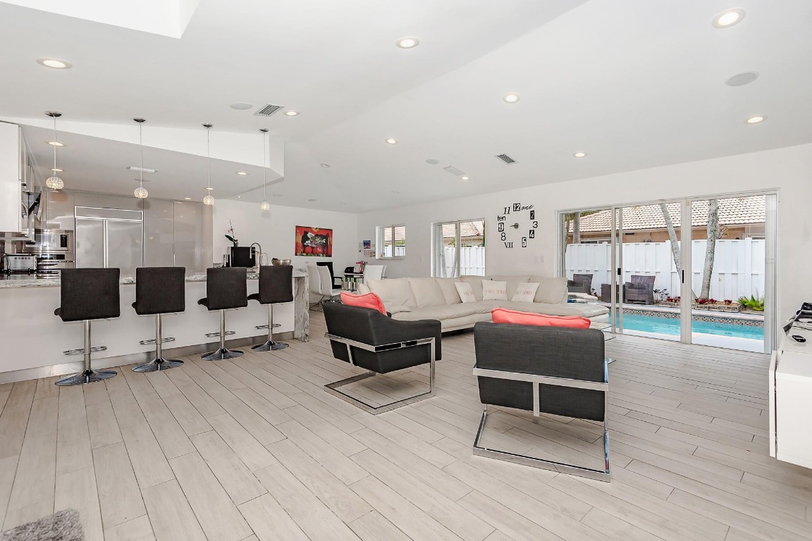 Bonavillas 132-9 B - Residential Lease