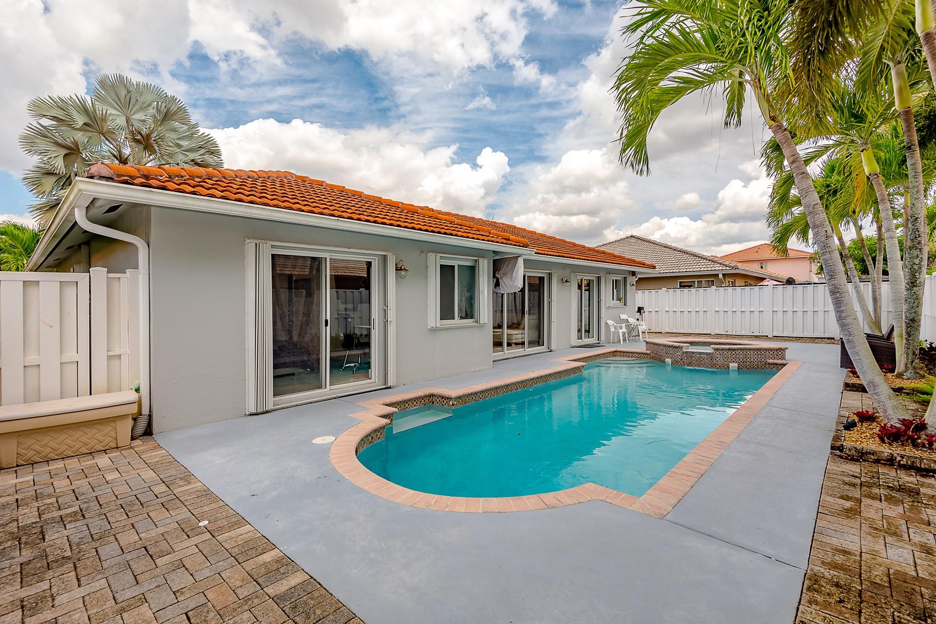 Bonavillas 132-9 B - Residential Lease