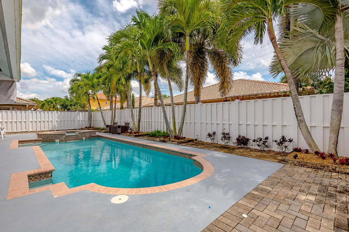 Bonavillas 132-9 B - Residential Lease