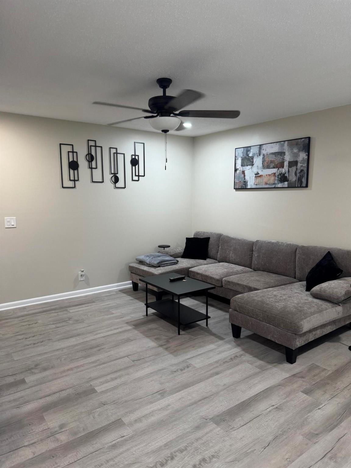 101 E Windsor E 101