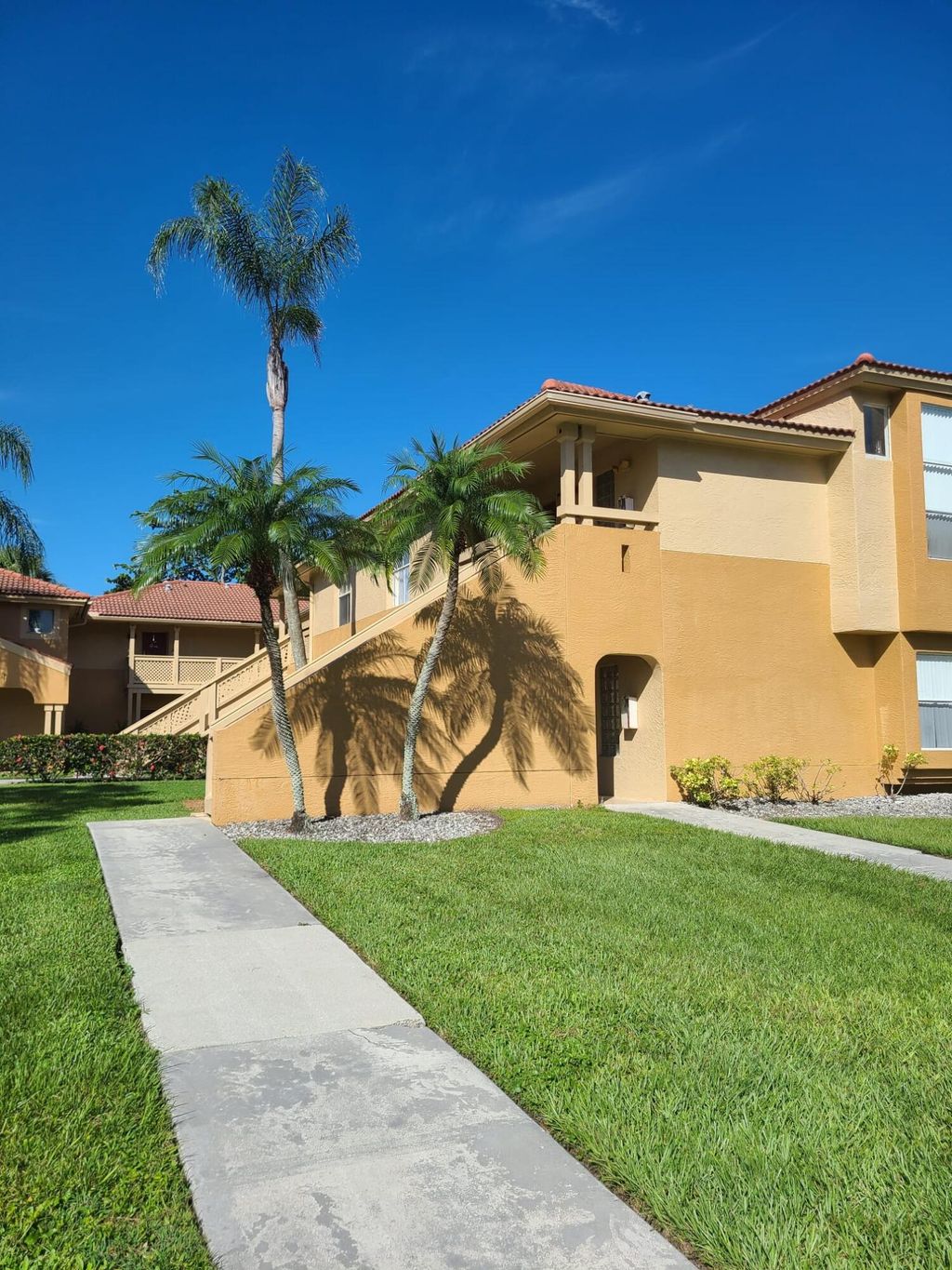 Photo of 4807 Via Palm Lakes #1521, West Palm Beach, FL 33417 (MLS # B26023255)