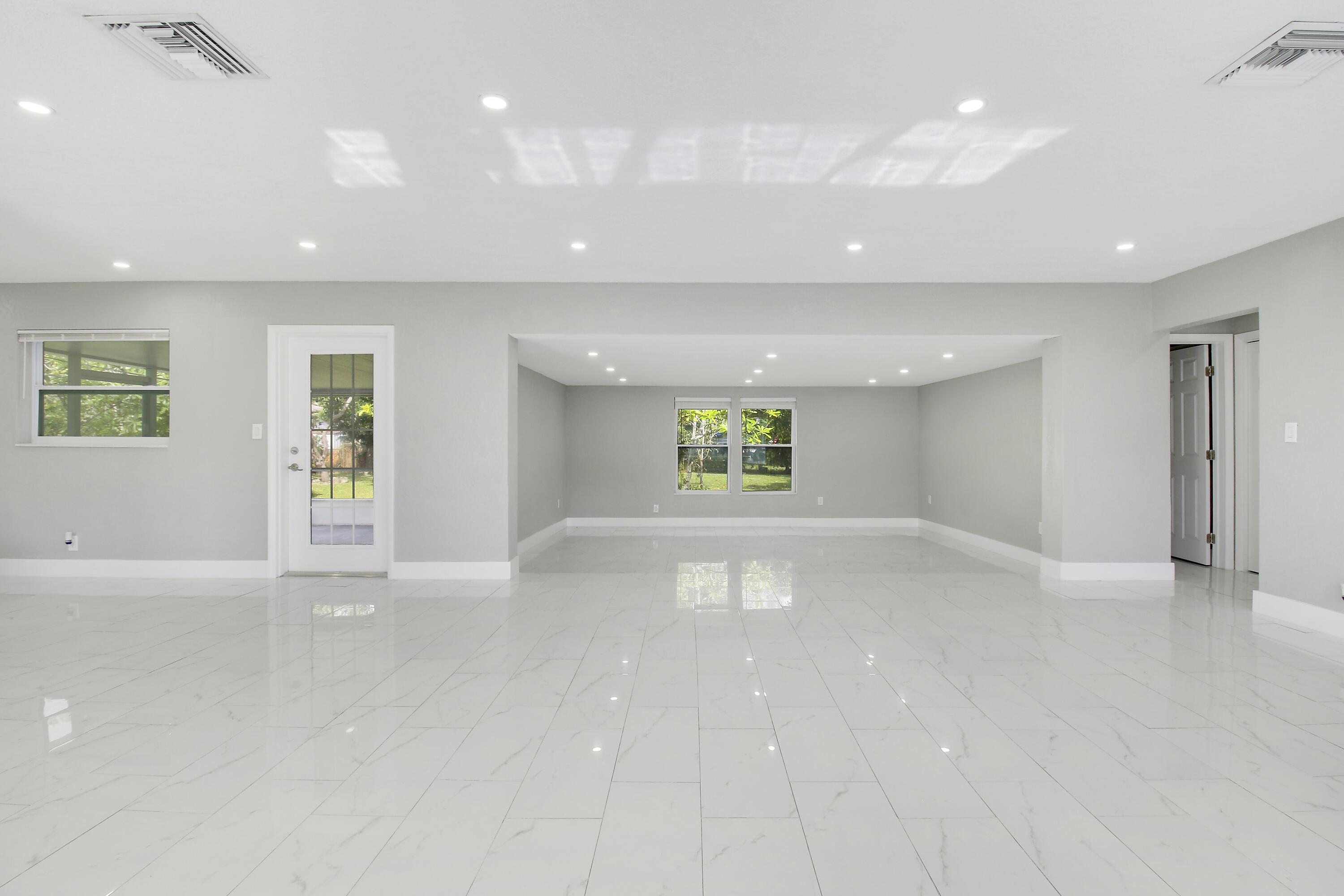 MANGO GARDENS - Residential Lease