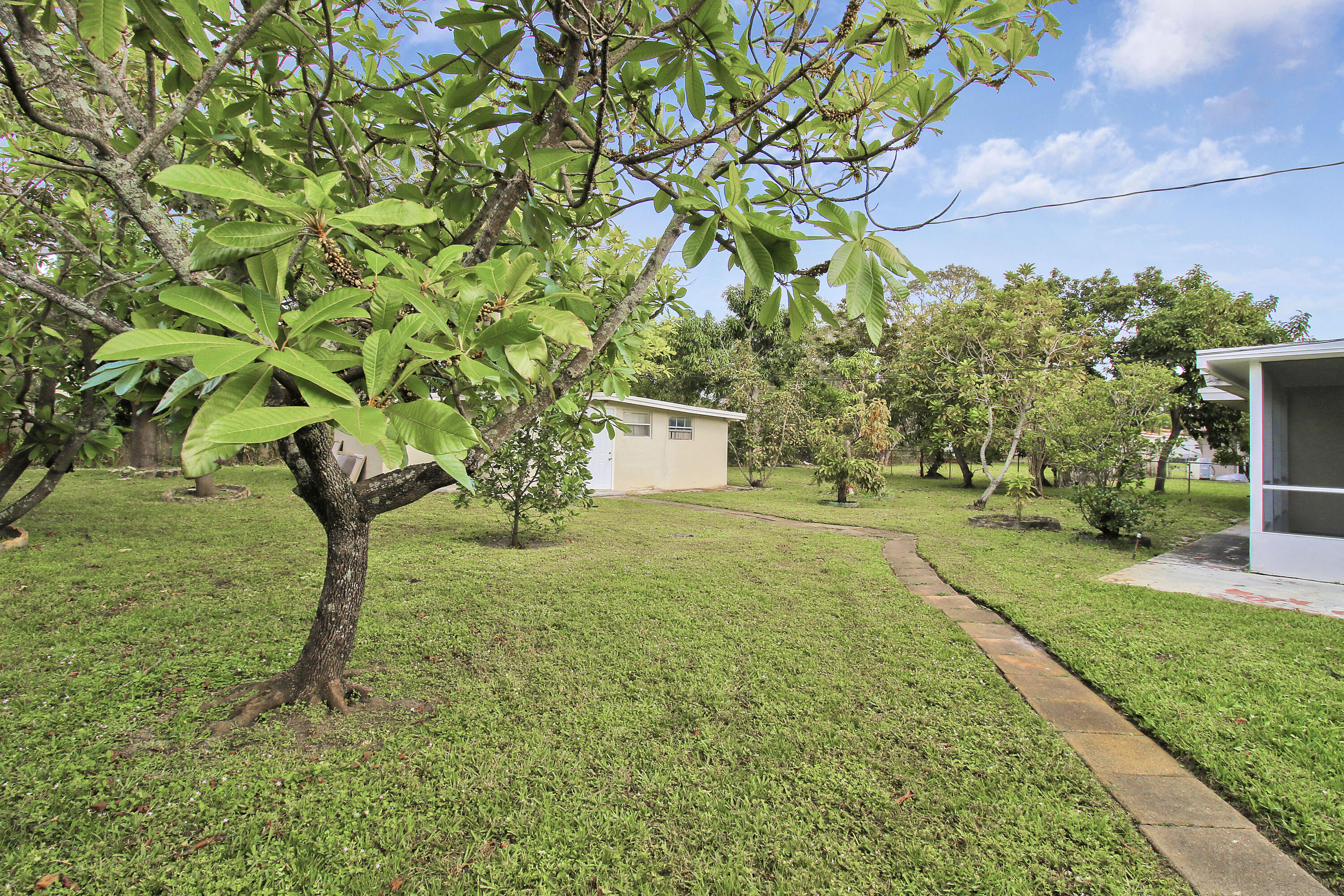 MANGO GARDENS - Residential Lease