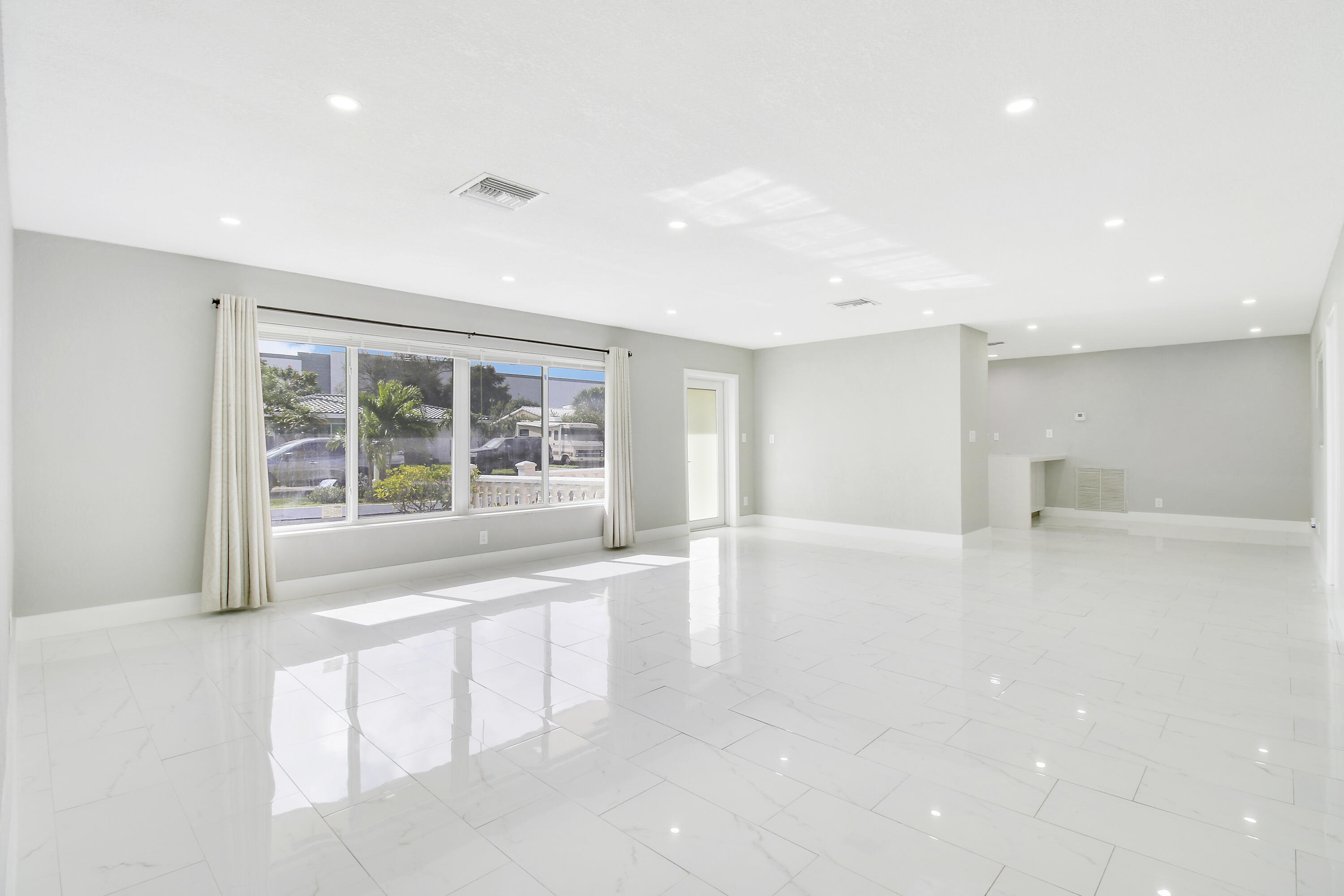 MANGO GARDENS - Residential Lease