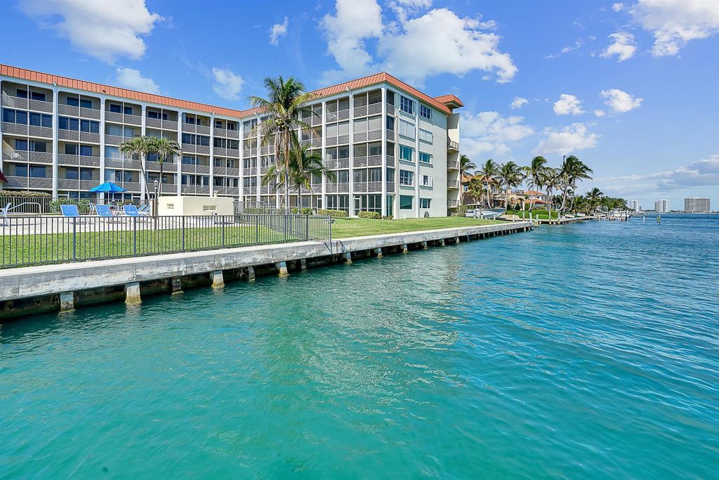 Photo of 105 Paradise Harbour Boulevard #511, North Palm Beach, FL 33408 (MLS # R10947393)