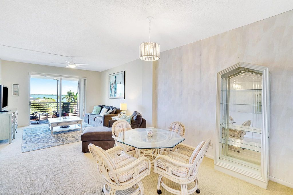 Photo of 105 Paradise Harbour Boulevard #511, North Palm Beach, FL 33408 (MLS # R10947393)