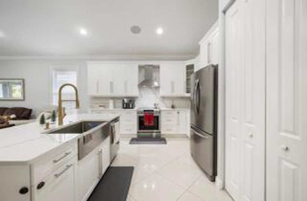 Photo of 17627 Cinquez Park Road, Jupiter, FL 33458 (MLS # R11077611)