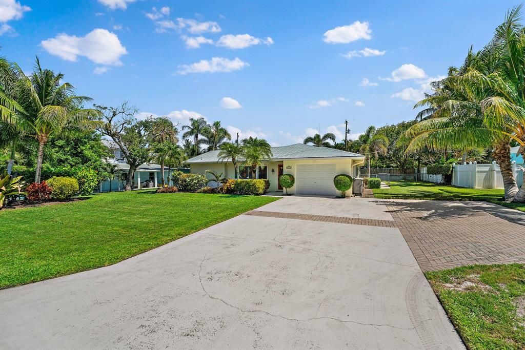 Photo of 3410 Harbor Road Rd S, Jupiter, FL 33469 (MLS # R10824801)