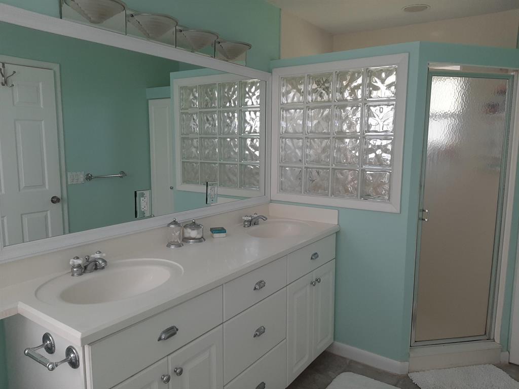 RIVER SHORES ESTATES UNIT 1 - Residential