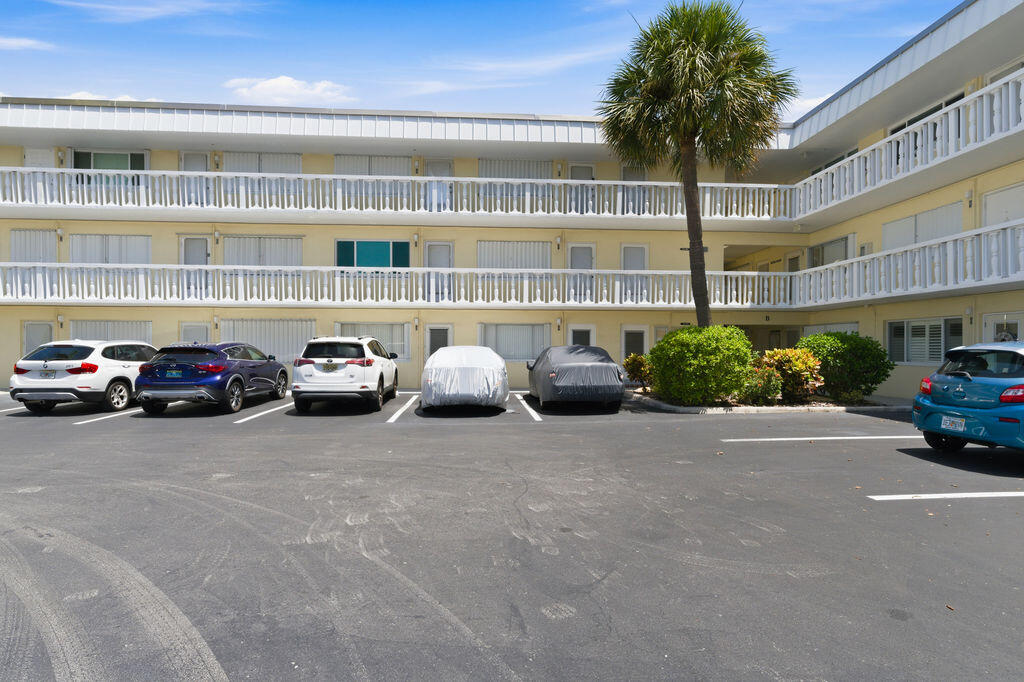 LAKE COLONY APTS ONE INC - Residential