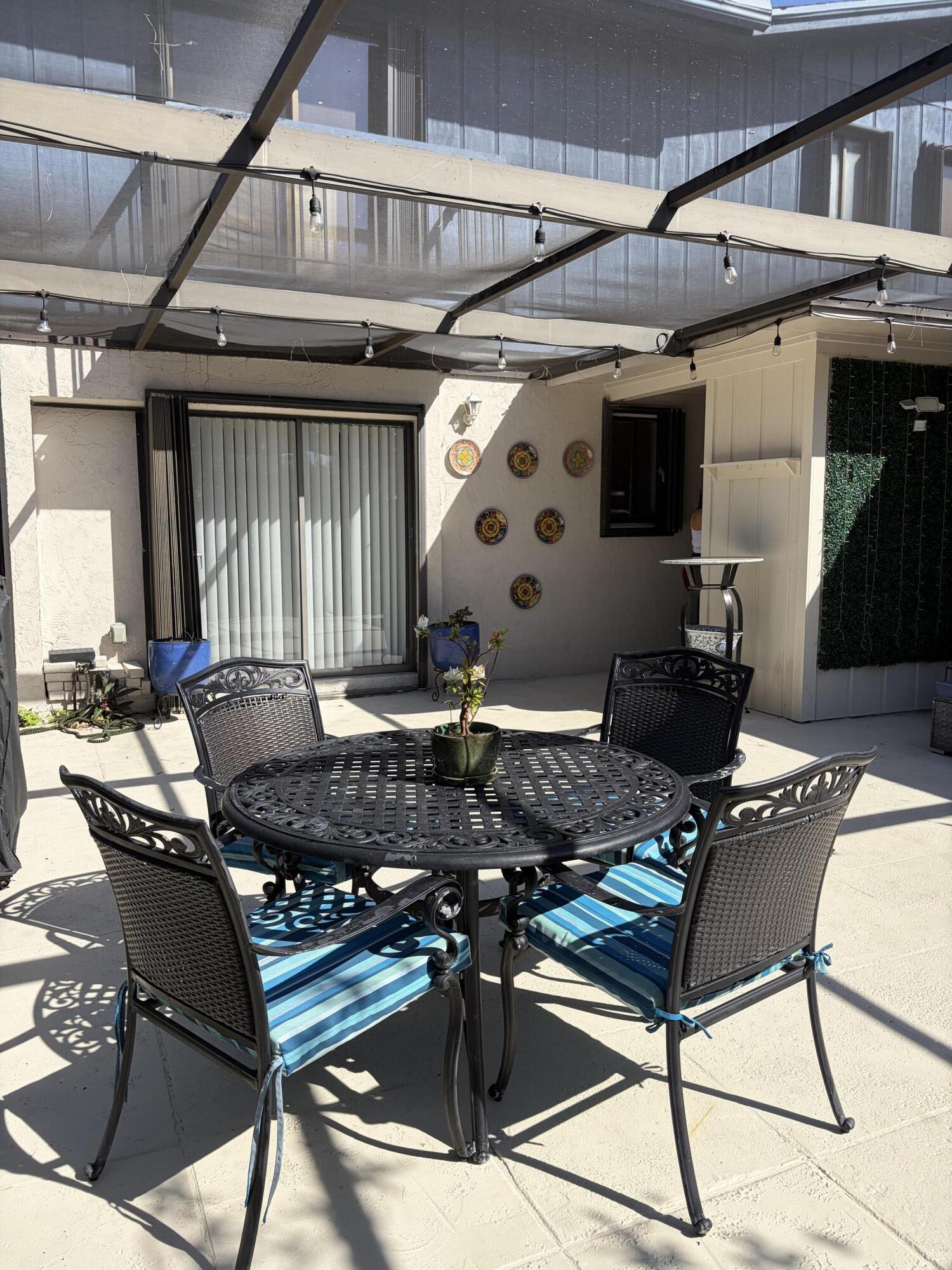 COUNTRY AS - Residential