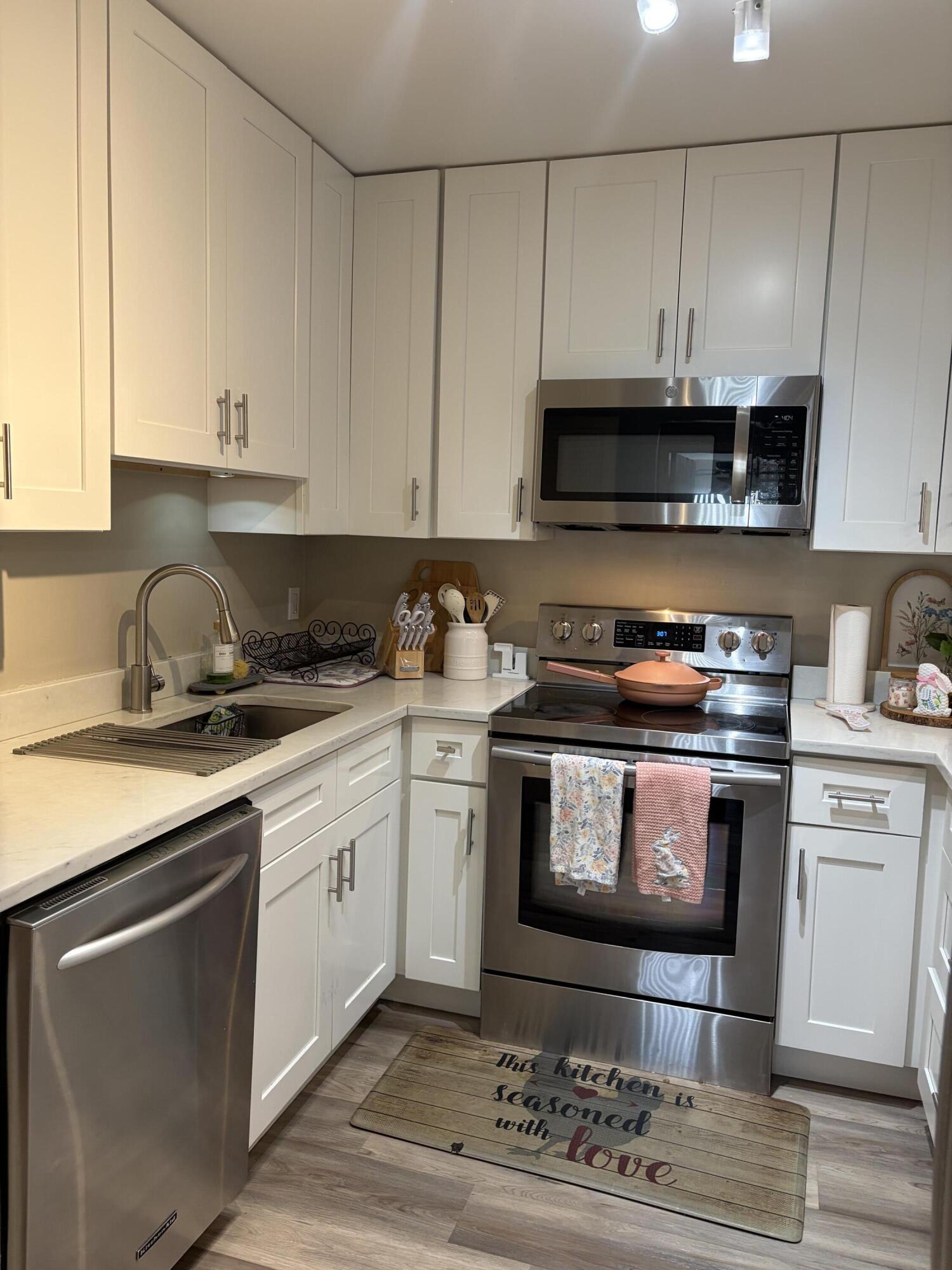 COUNTRY AS - Residential