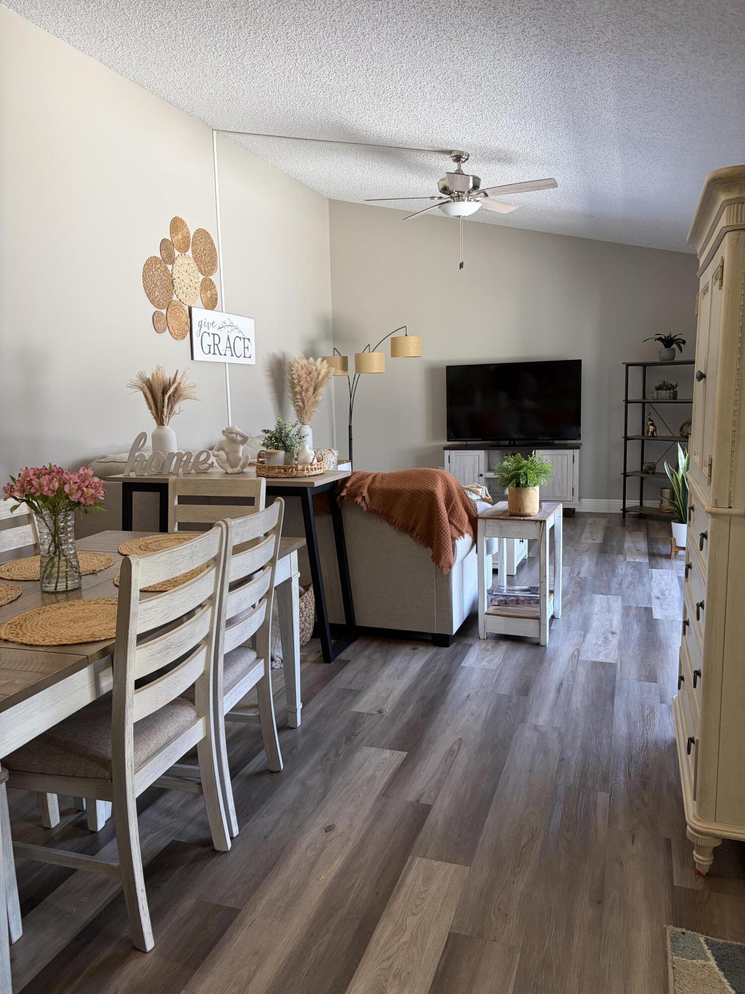 COUNTRY AS - Residential