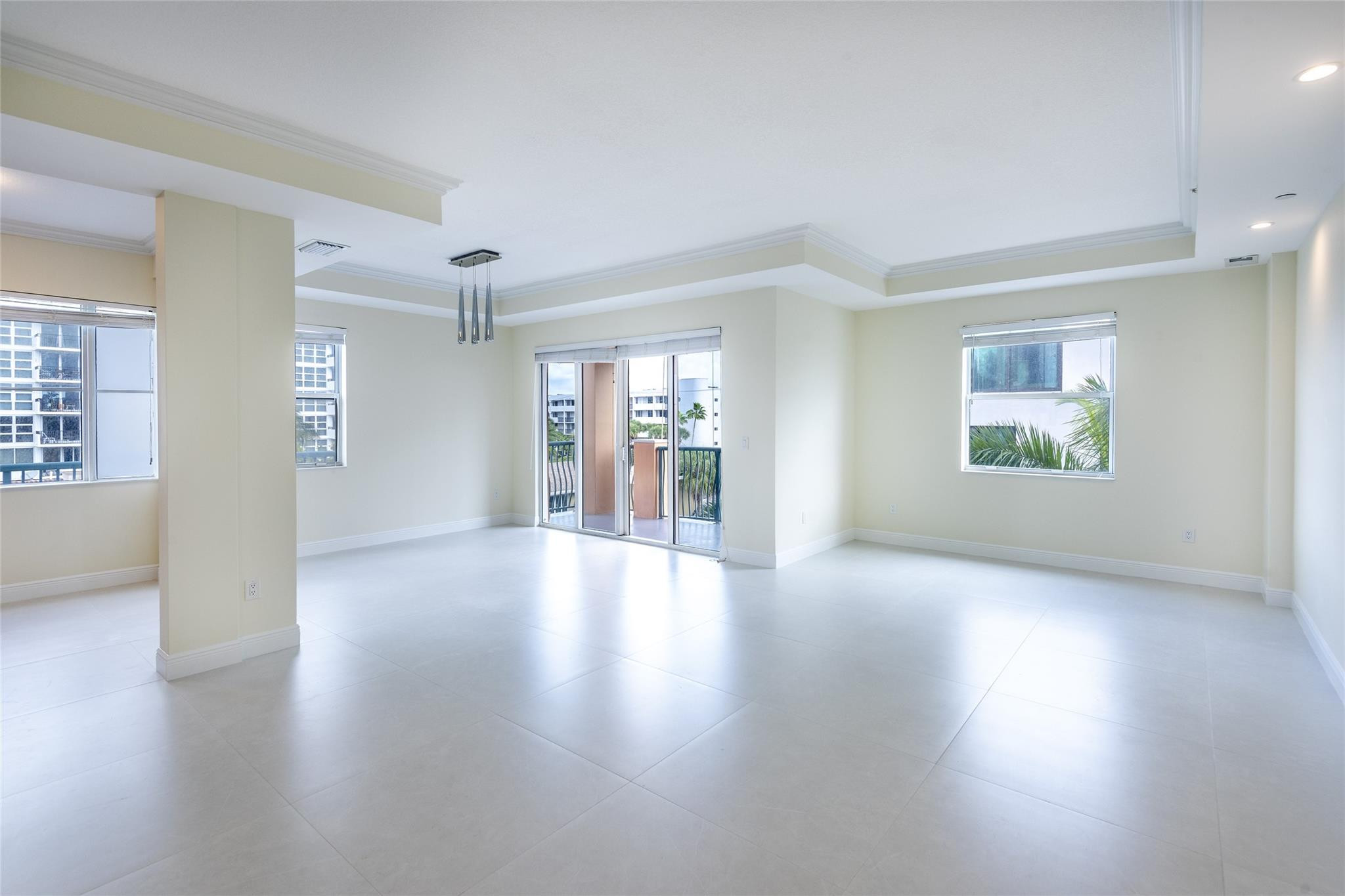 3236 NE 5th Street 402