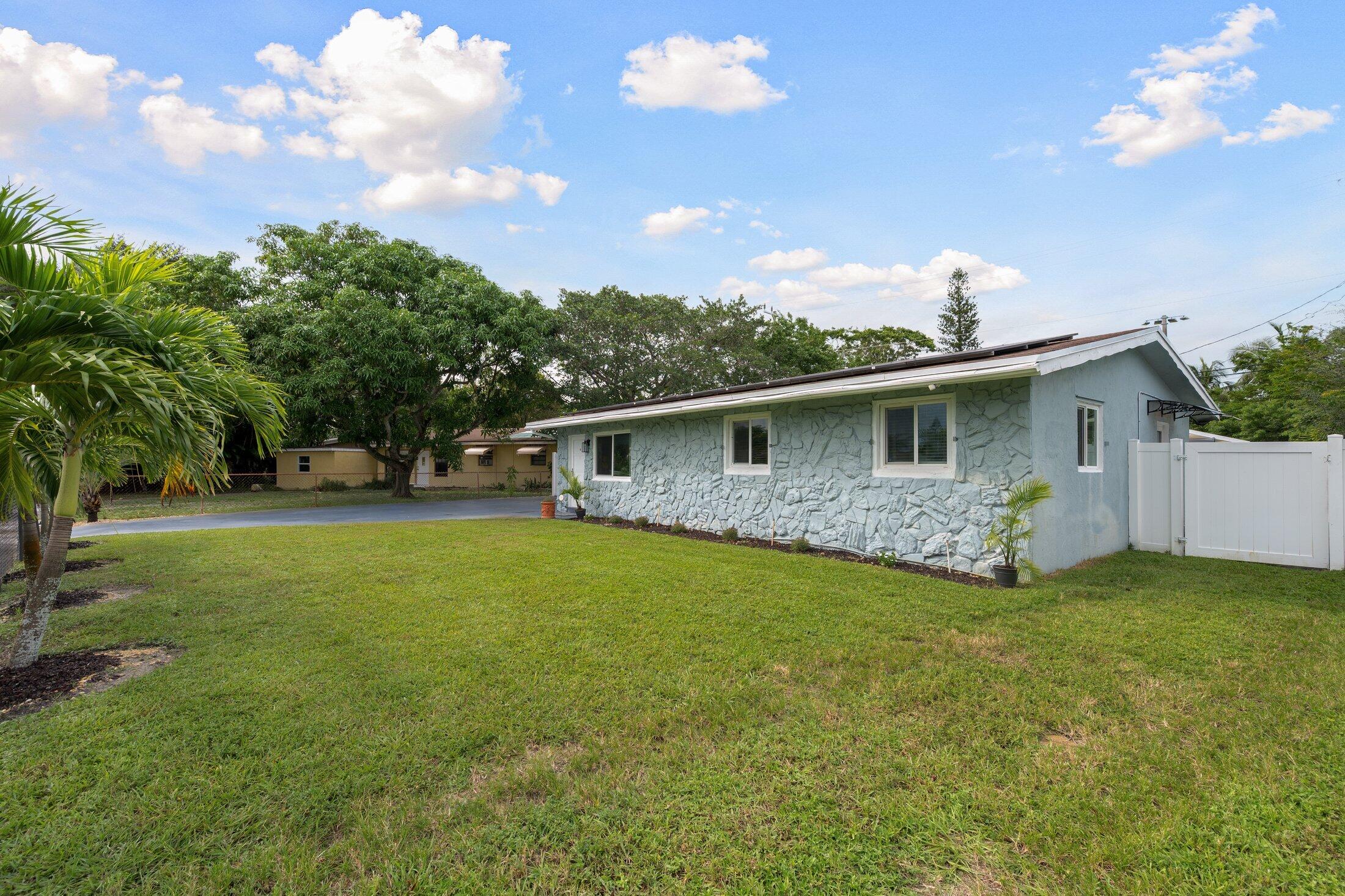 3767 SW 16TH Court, Fort Lauderdale, FL, 33312/$525,000 1 3767 SW 16TH Court