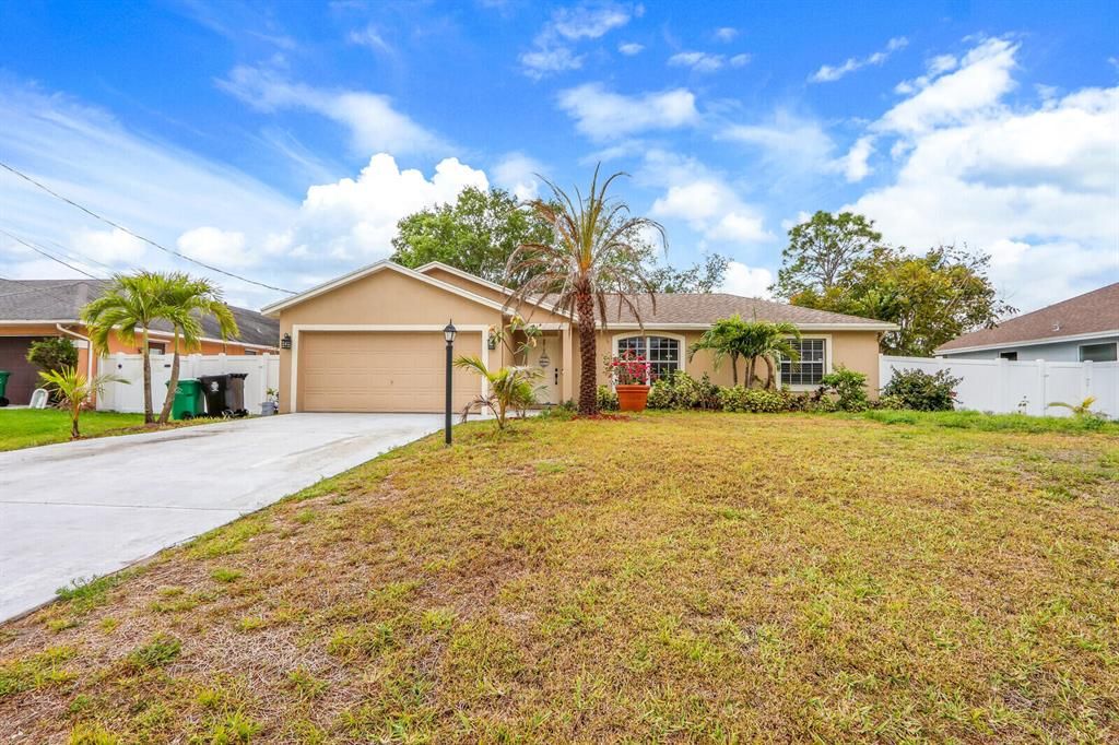 Photo of 454 SW Saginaw Avenue, Port St Lucie, FL 34953 (MLS # R10876018)