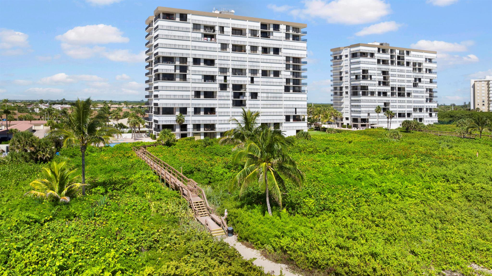 TIARA TOWERS - Residential
