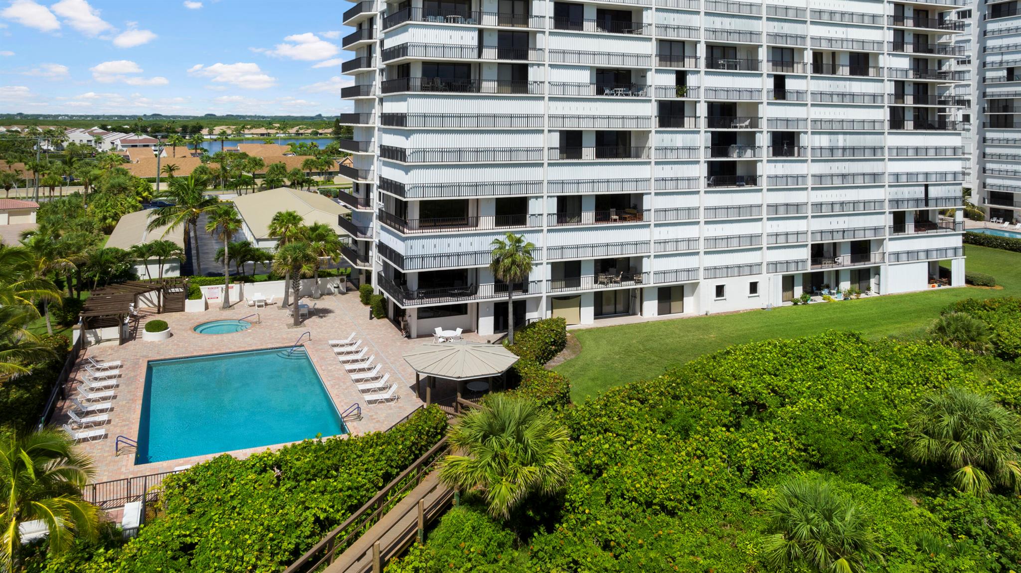 TIARA TOWERS - Residential