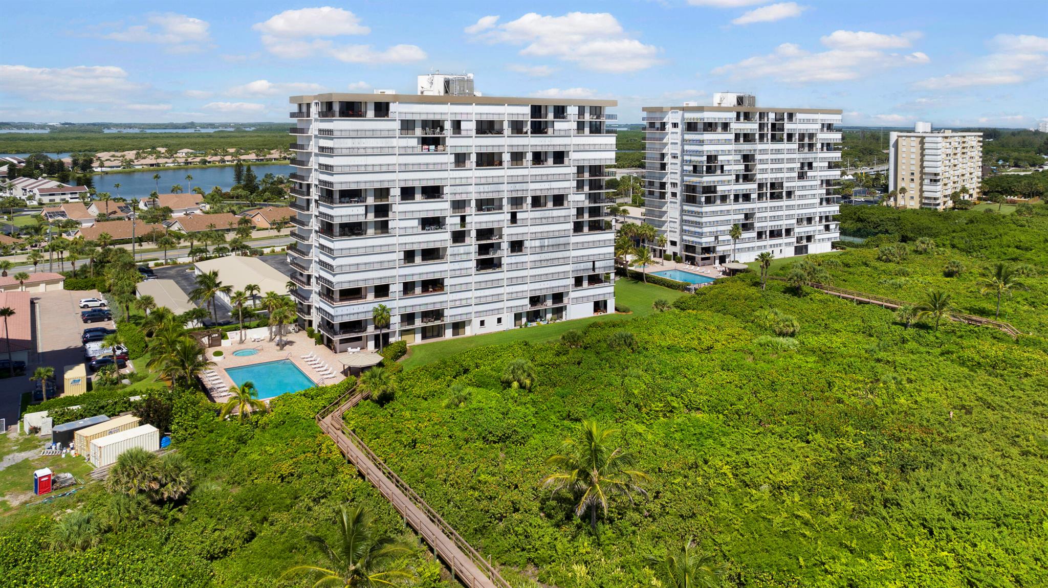 TIARA TOWERS - Residential