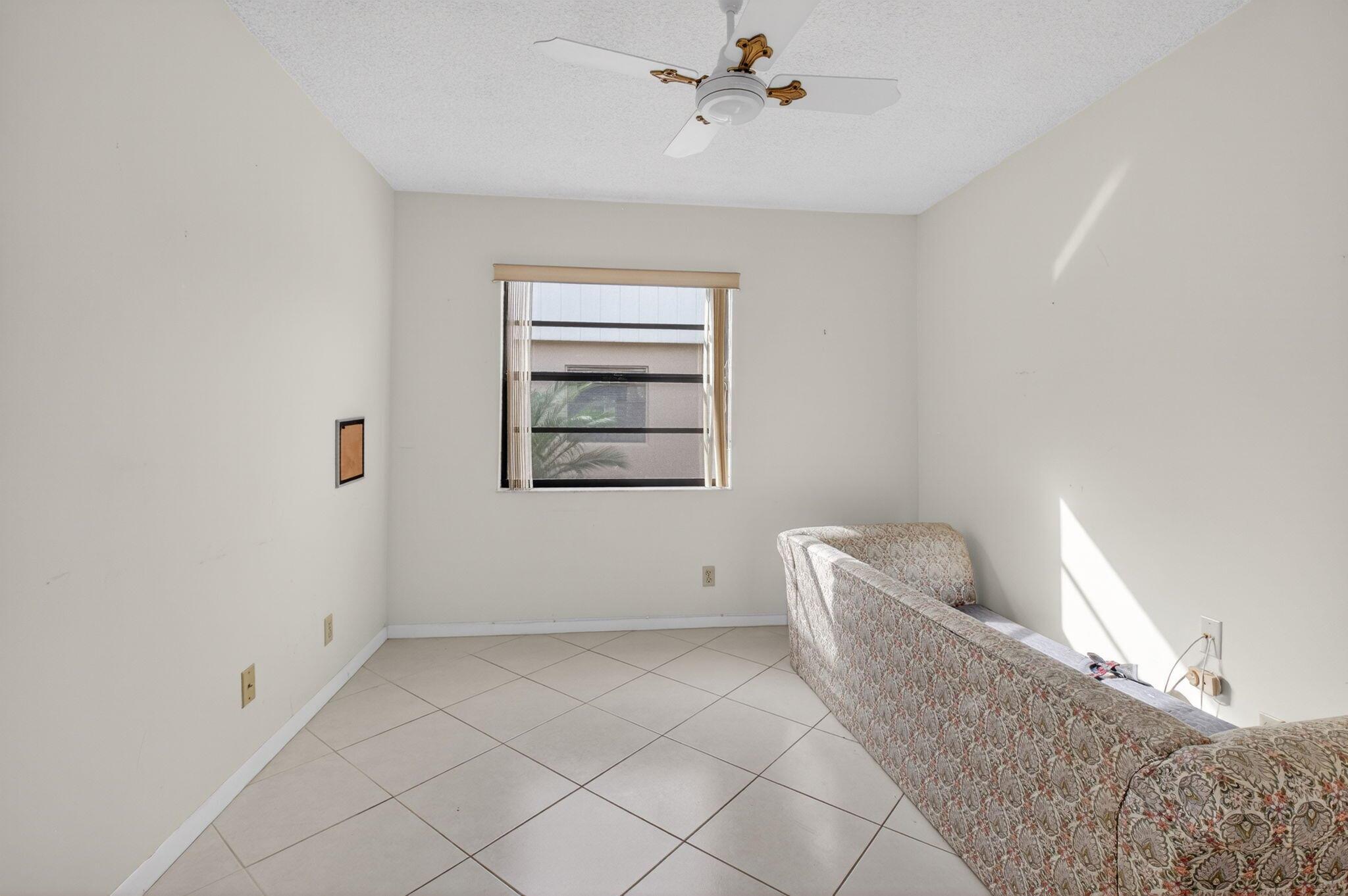 KINGS POINT CAPRI CONDOS - Residential