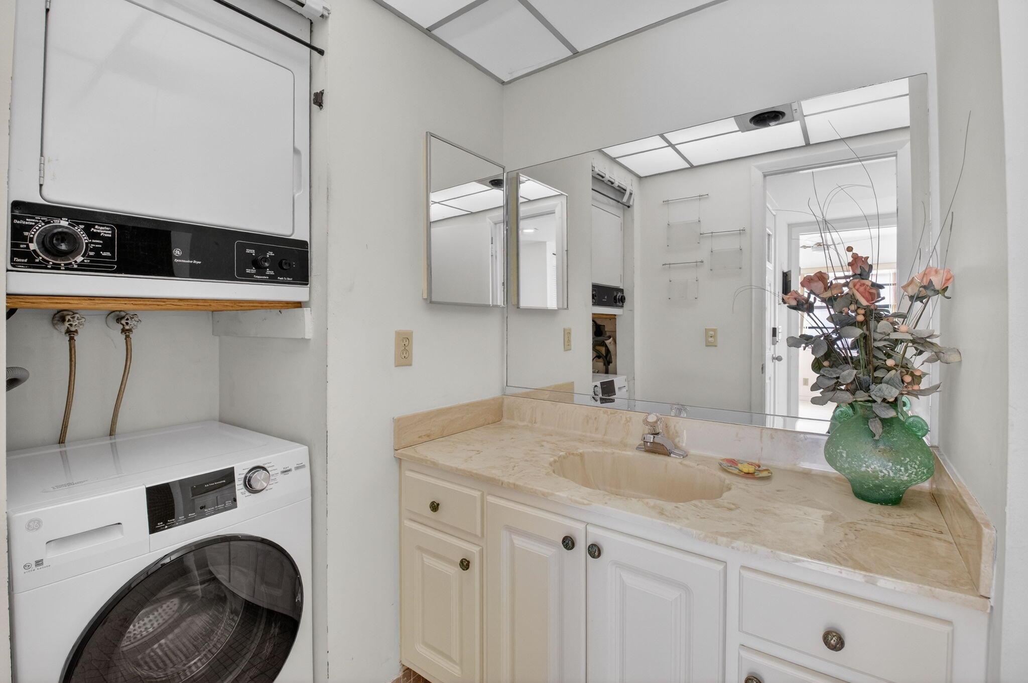 KINGS POINT CAPRI CONDOS - Residential