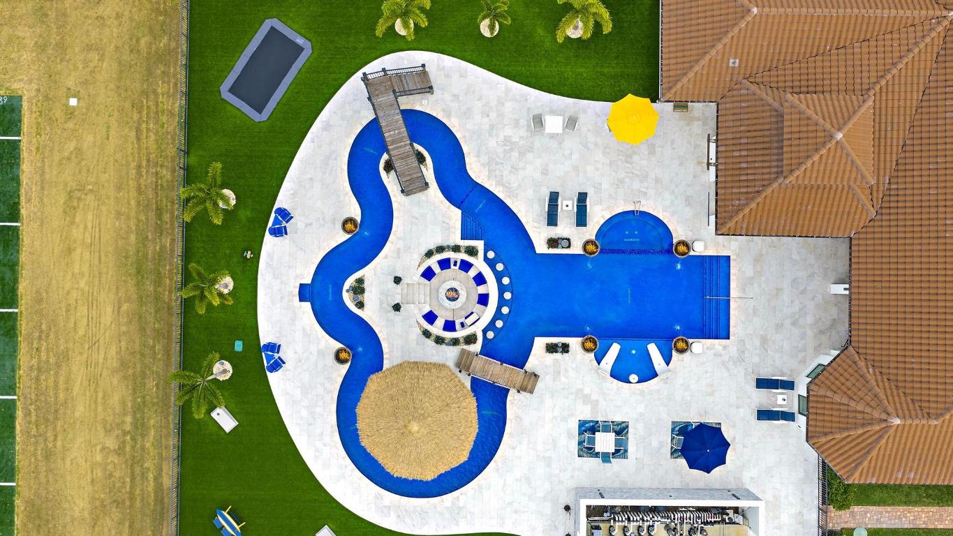 SABAL CREEK - Residential