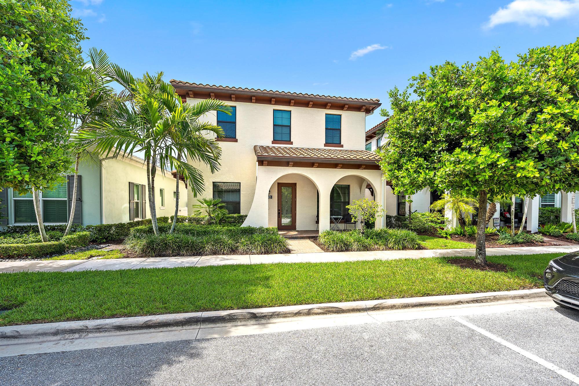 8023 Hobbes Way