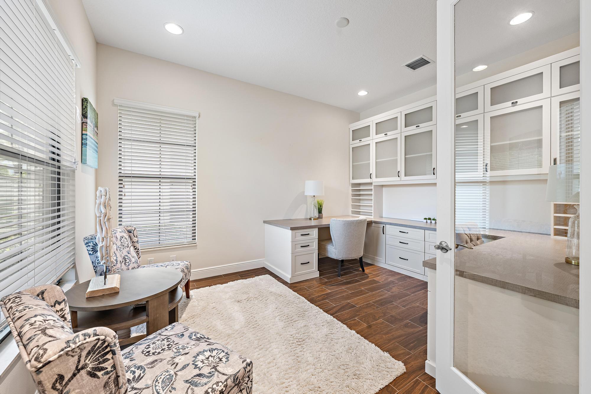 8023 Hobbes Way