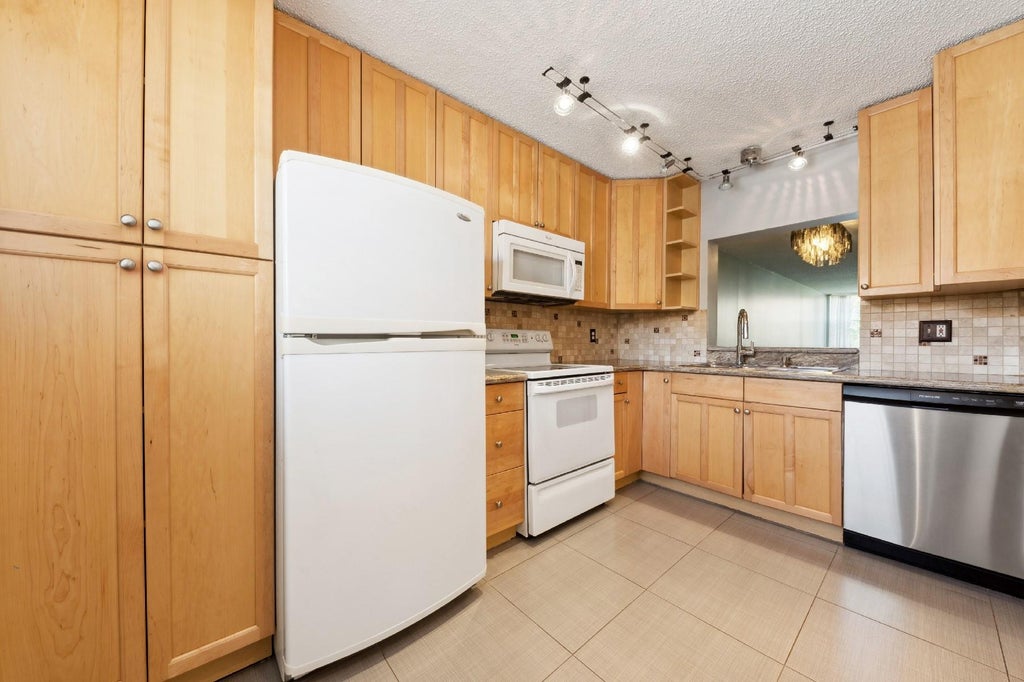 Photo of 2885 SW 22nd Avenue #105, Delray Beach, FL 33445 (MLS # F10501238)