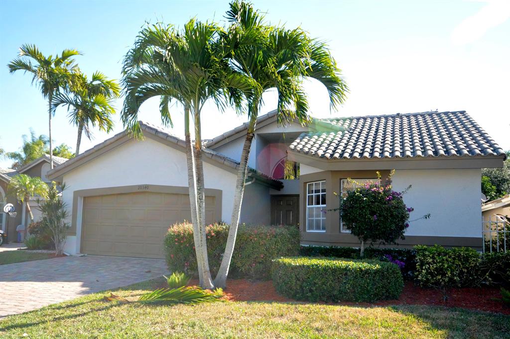 Single family 3 bedroom home on quite cul-de-sac. Great back yard. Split plan. Clean, recently painted. no carpets. New A/C