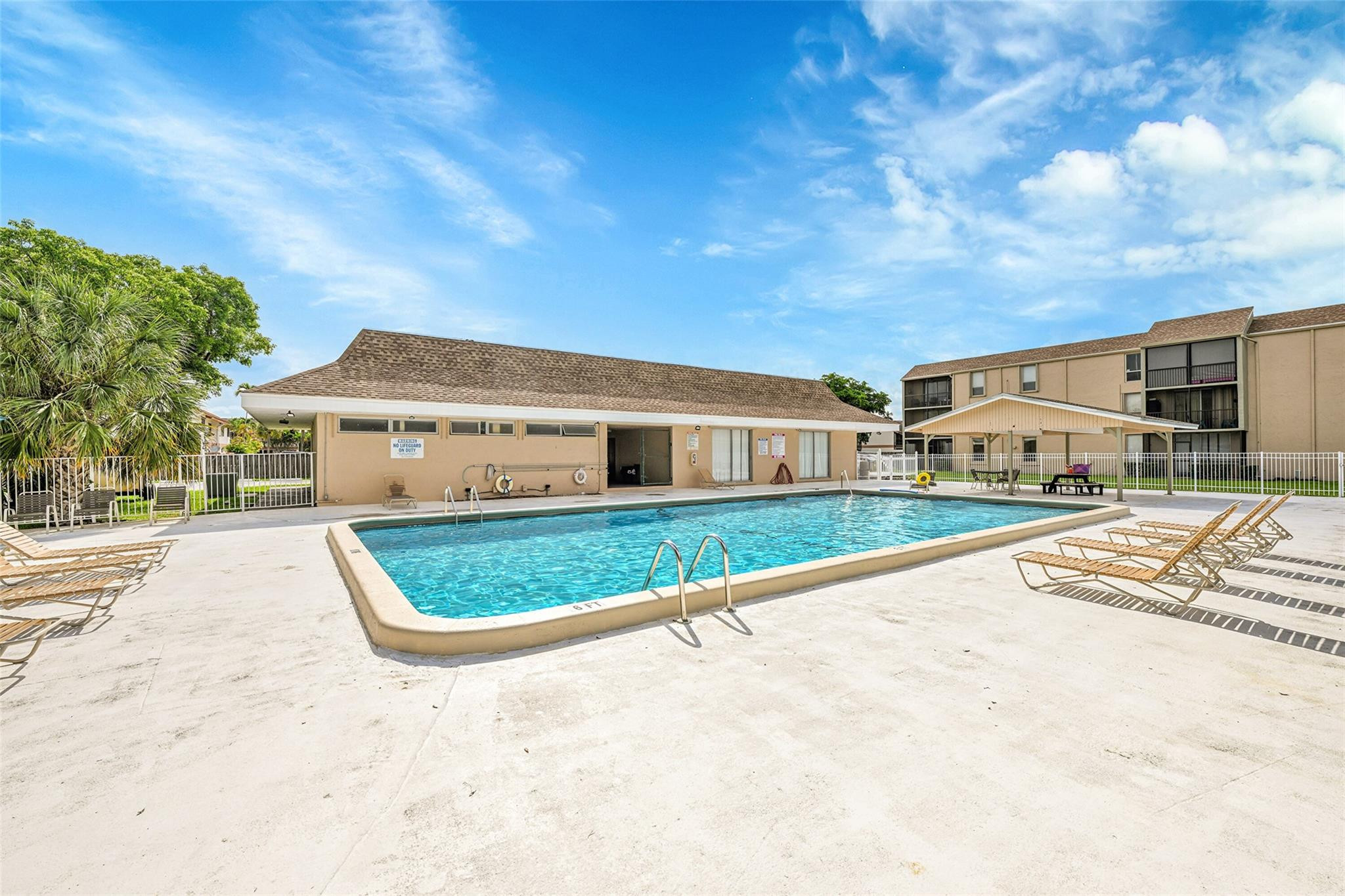 Country Pines Condo - Residential