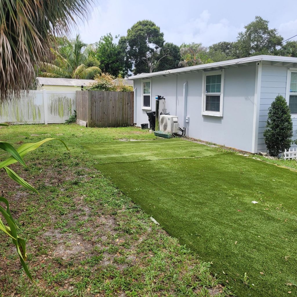 Photo of 208 Edmund Street, Jupiter, FL 33458 (MLS # B26055515)