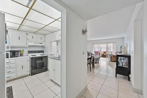 715 Lori Drive 311 Palm Springs FL 33461