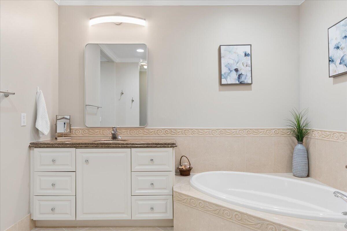 HARBOUR ISLE AT HUTCHINSON ISLAND WEST - Residential