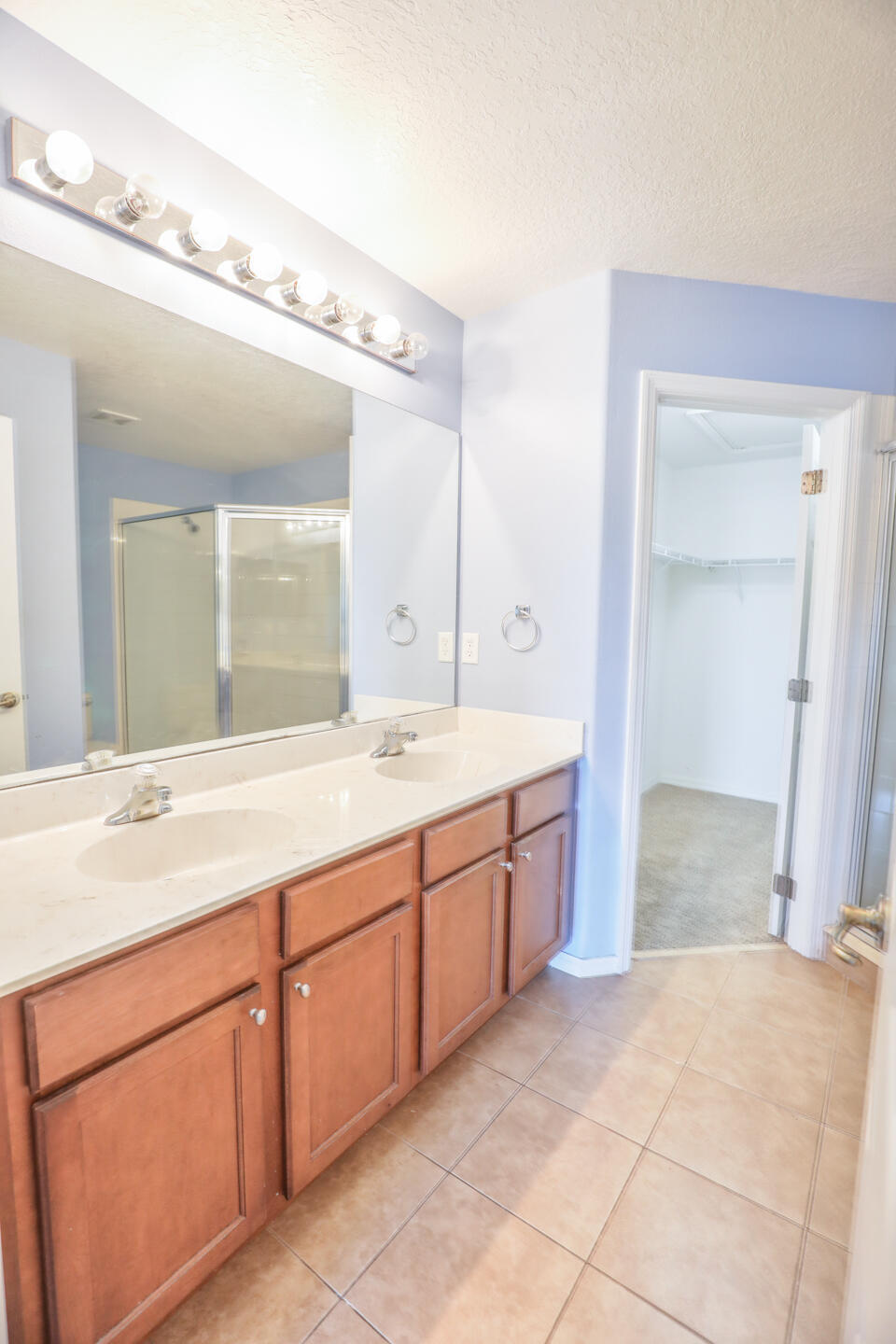 CAMBRIDGE TOWNHOMES - Residential