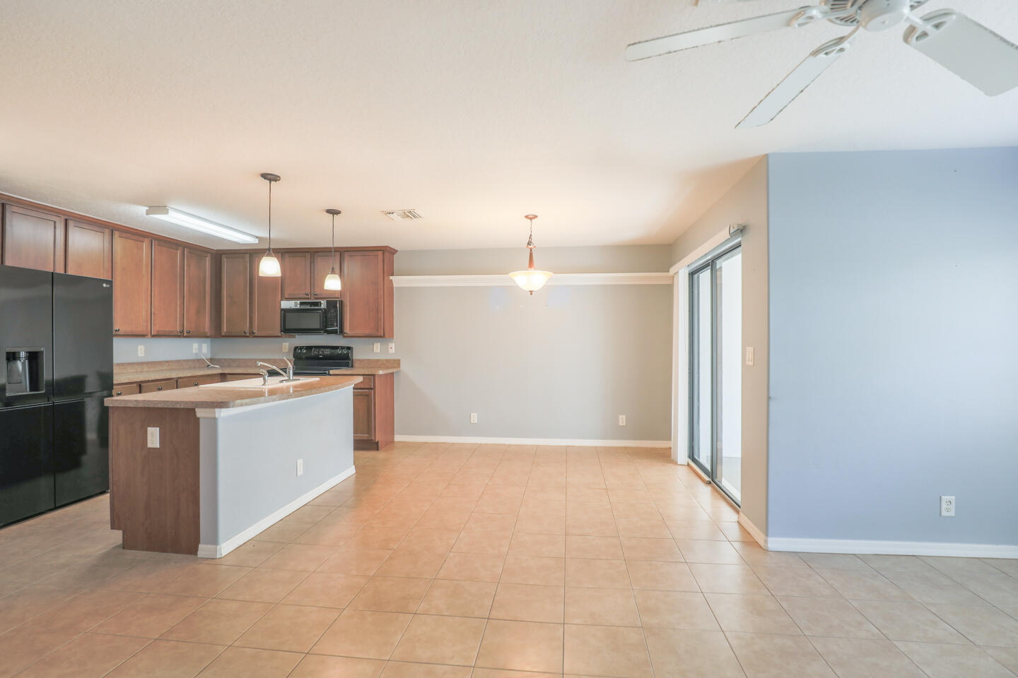 CAMBRIDGE TOWNHOMES - Residential