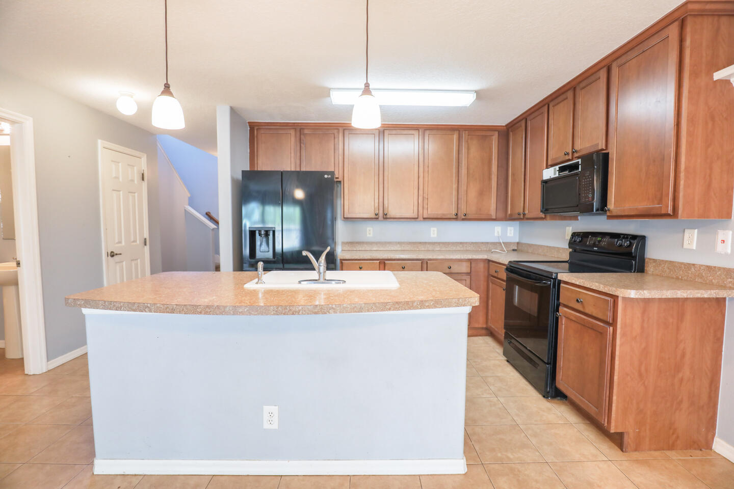 CAMBRIDGE TOWNHOMES - Residential