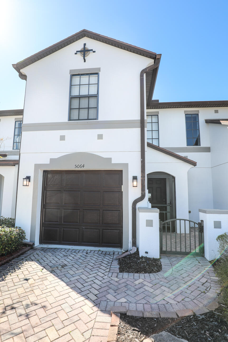 CAMBRIDGE TOWNHOMES - Residential