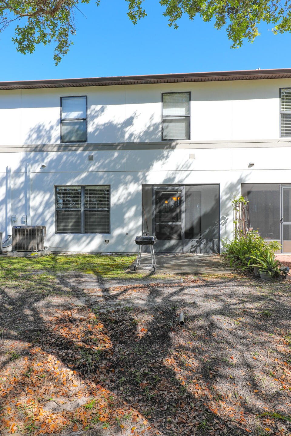 CAMBRIDGE TOWNHOMES - Residential