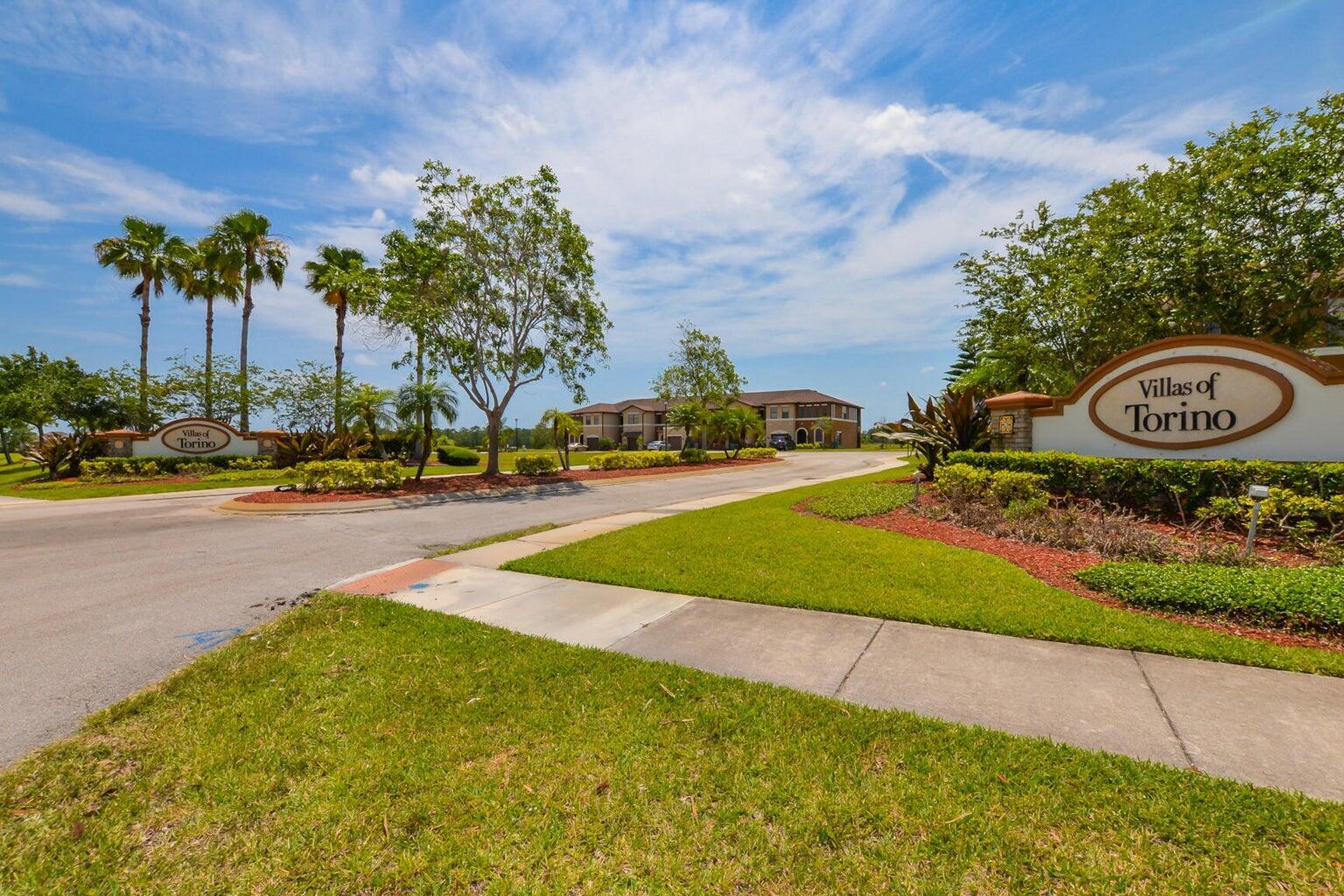 CAMBRIDGE TOWNHOMES - Residential