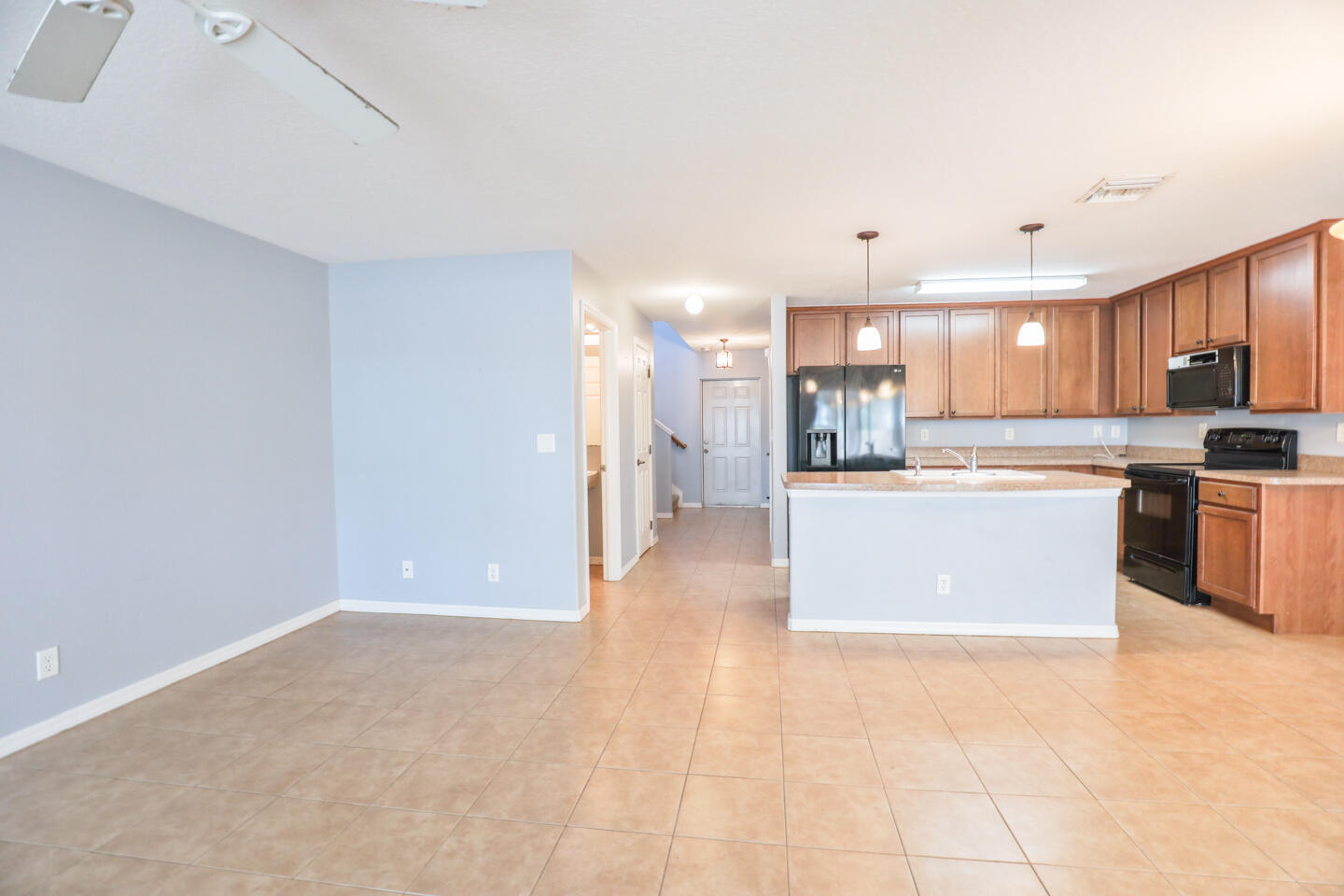 CAMBRIDGE TOWNHOMES - Residential