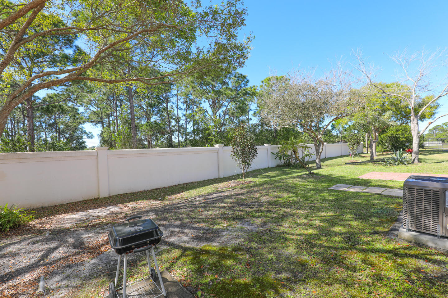 CAMBRIDGE TOWNHOMES - Residential