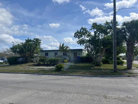 1260 W 10th Street, Riviera Beach, FL 33404 - MLS#: R11067645